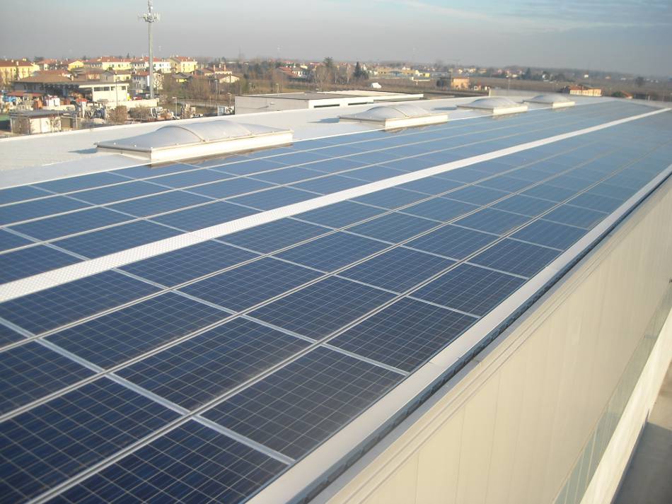 Impianto da 60kW su integrato su tetto di un capannone IMMMES s.a.s. - Campagna Lupia (VE)