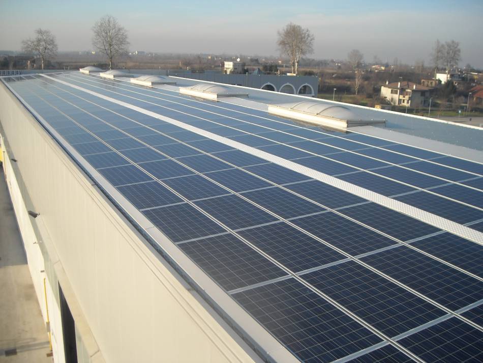 Impianto da 60kW su integrato su tetto di un capannone IMMMES s.a.s. - Campagna Lupia (VE)