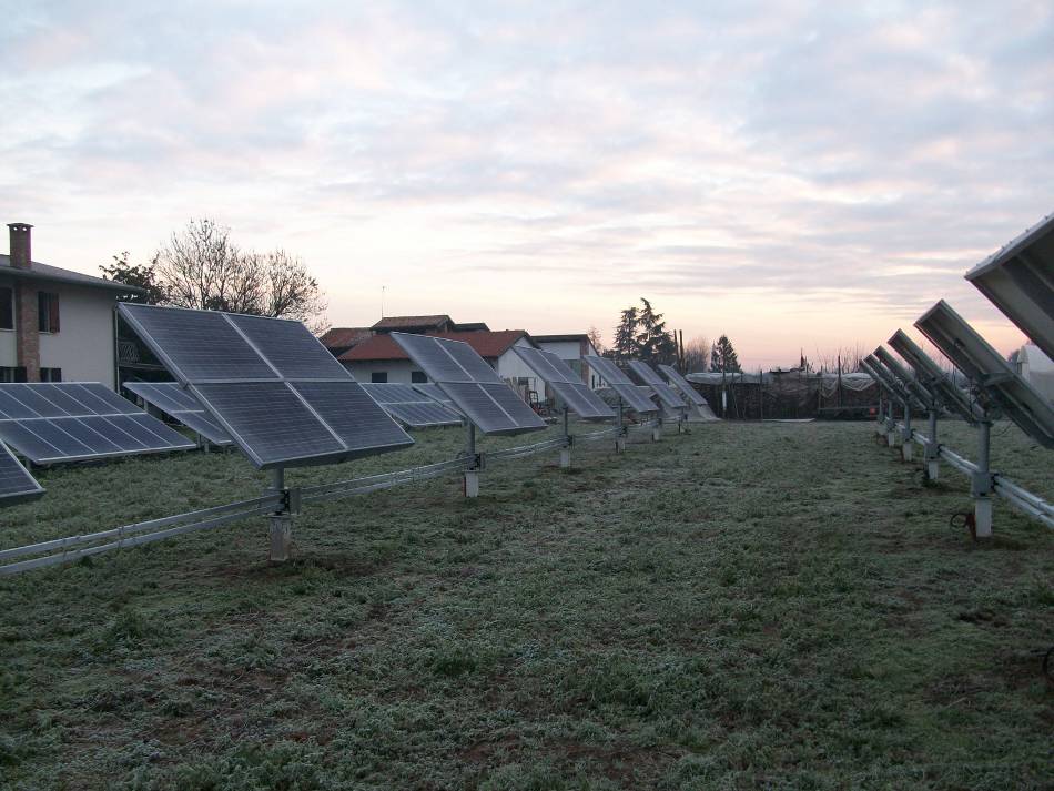 Sistema ad inseguimento biassiale controllo tramite plc Siemens con calcolo della posizione solare e algoritmo di inseguimento con feedback della posizione