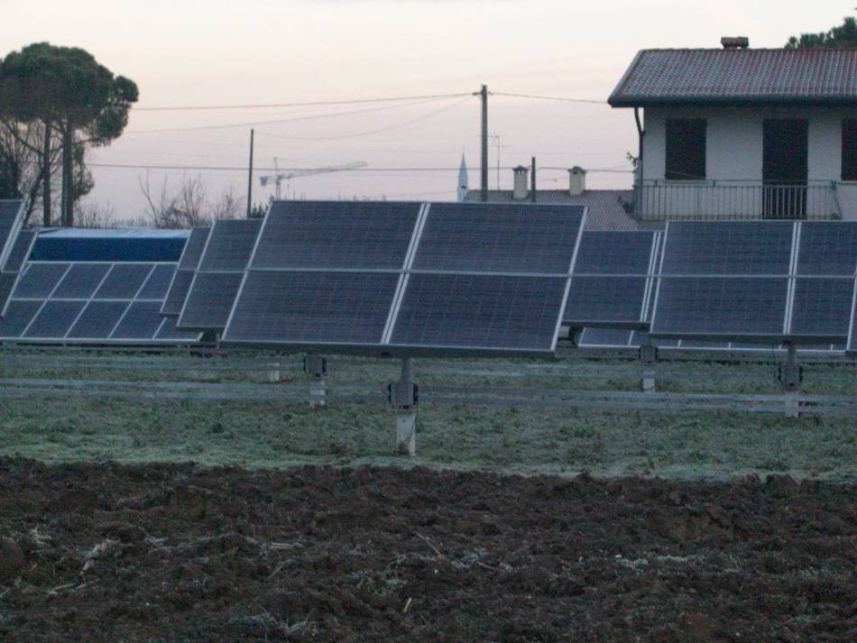 Sistema ad inseguimento biassiale controllo tramite plc Siemens con calcolo della posizione solare e algoritmo di inseguimento con feedback della posizione