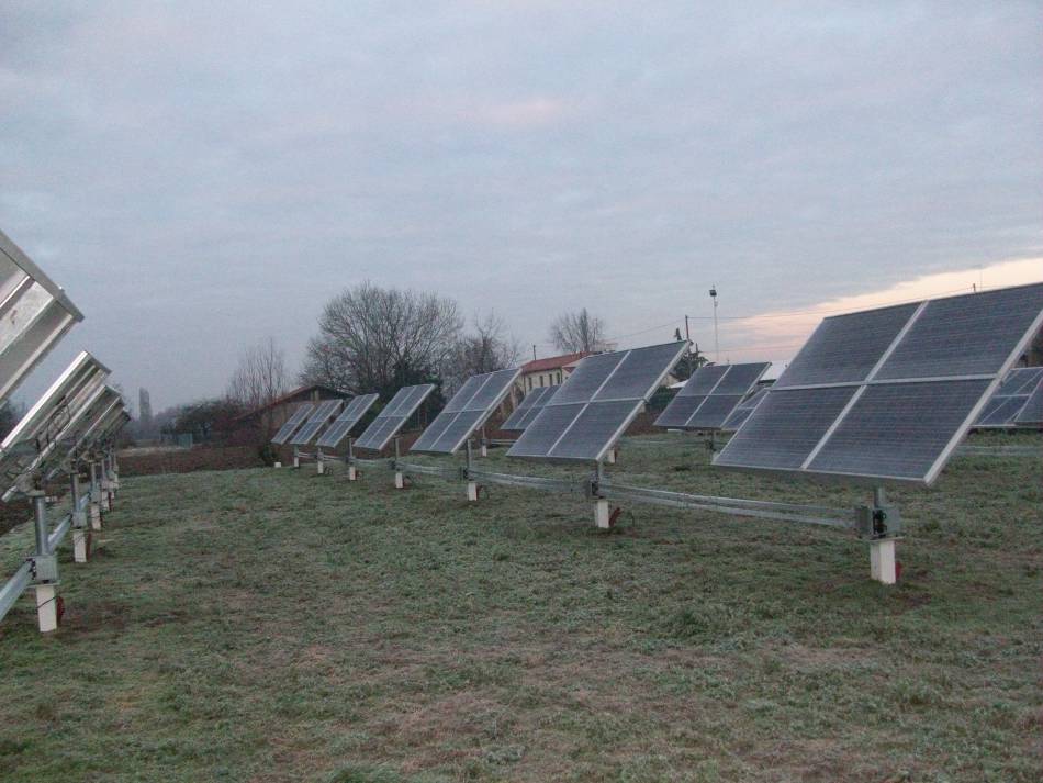 Sistema ad inseguimento biassiale controllo tramite plc Siemens con calcolo della posizione solare e algoritmo di inseguimento con feedback della posizione
